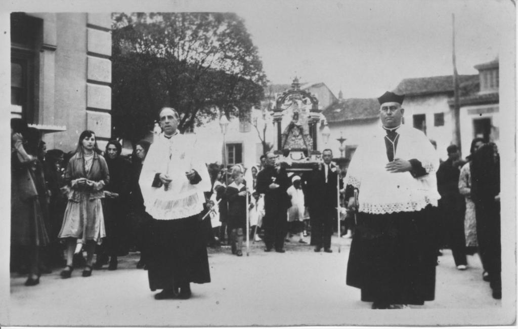 Procesión en Villaviciosa hacia 1920
Memoria Digital de Asturias
